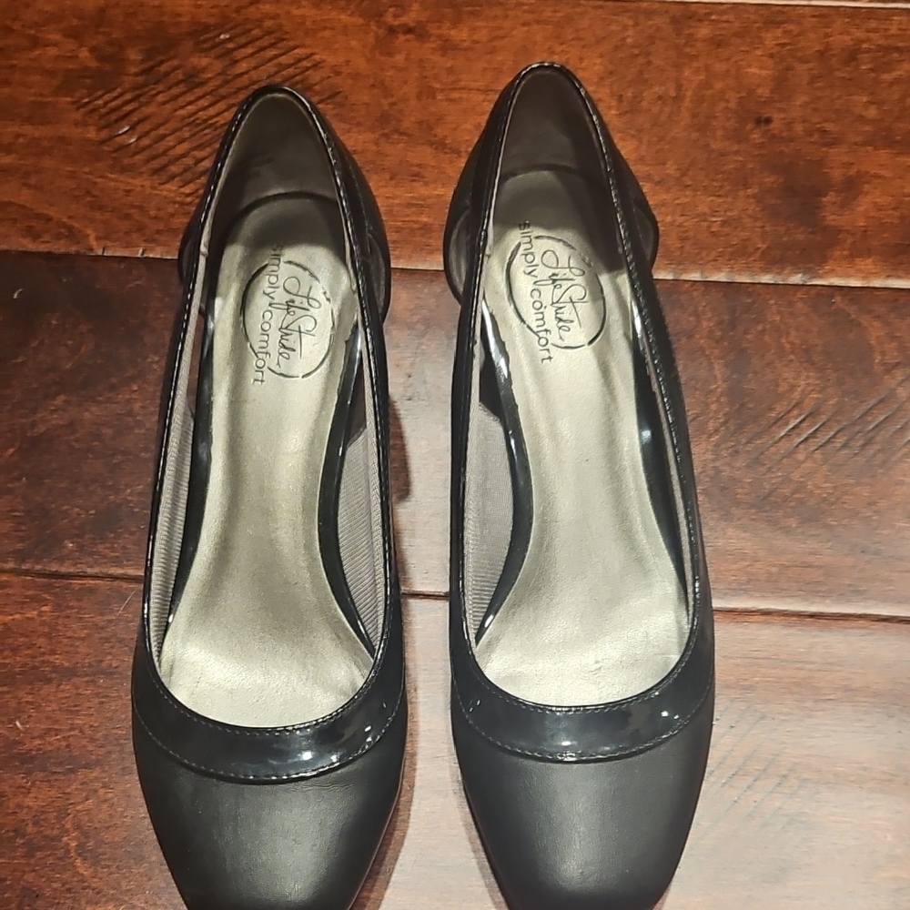 Life Stride Classic Black Heels
